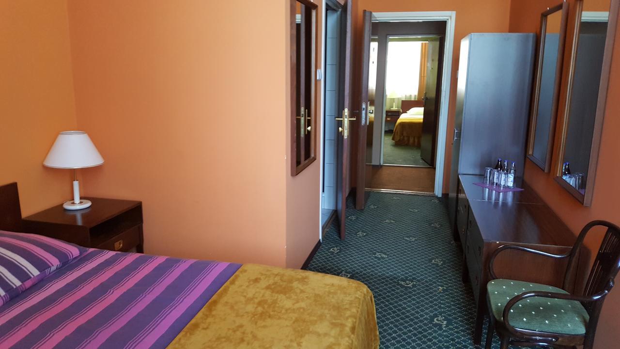 Hotel Restauracja Pustelnik Wisla Mala Екстериор снимка